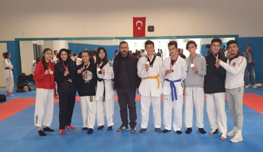 Erkmenli sporcular 9 madalya kazandı
