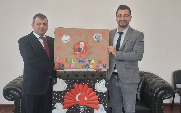 Minikler Başkan Koyuncu’ya sevgilerini böyle gösterdi