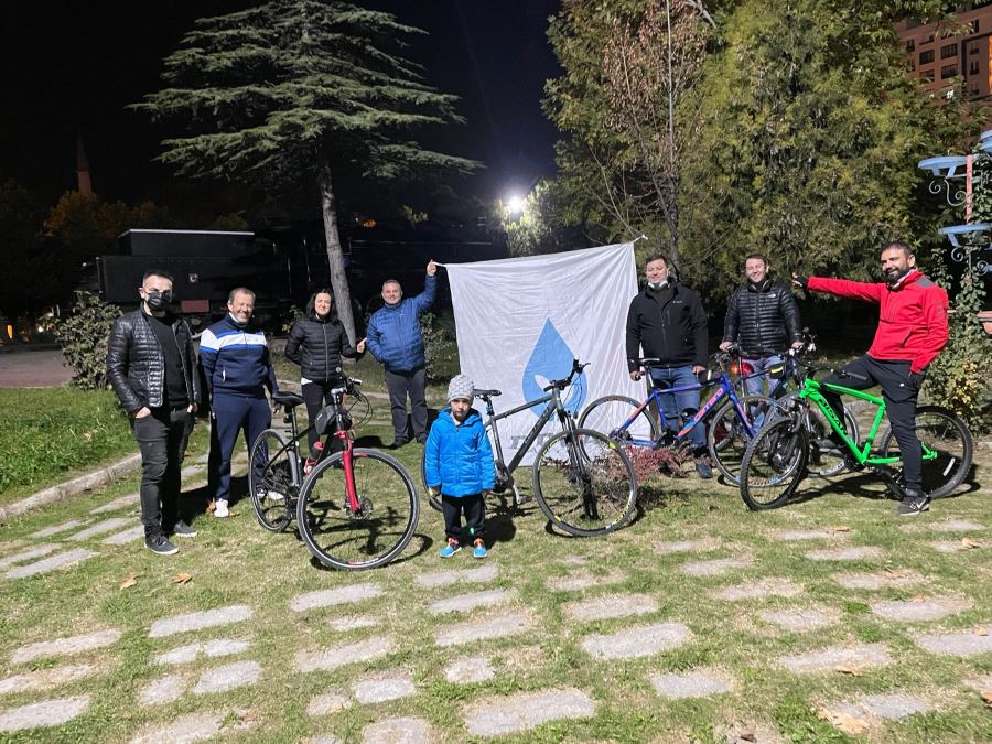 Pedal çevirerek akaryakıt zamlarına dikkat çektiler