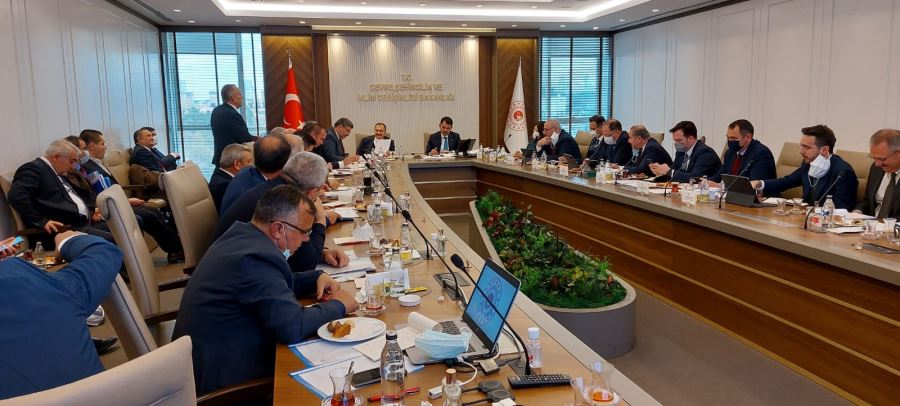 Başkan Sarı, Bakan Kurum’dan 750.000 bin lira ek ödenek ve söz aldı