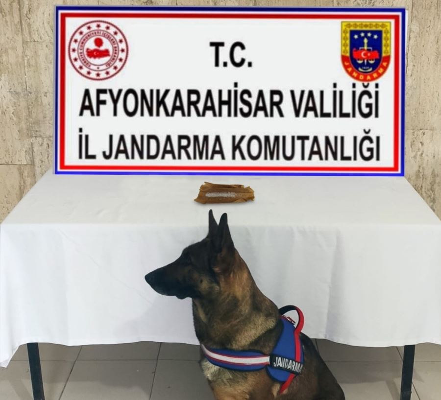 Güvenevler Mahallesi’nde zehir taciri 3 şahıs yakalandı