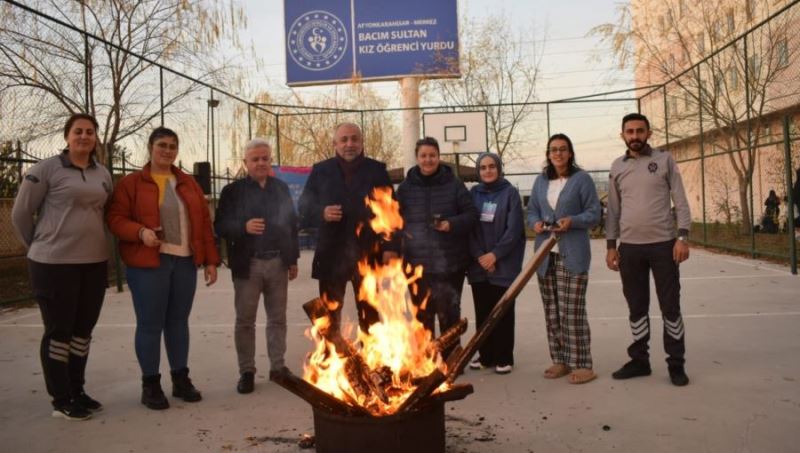 Biz Bize Moral Akşamları