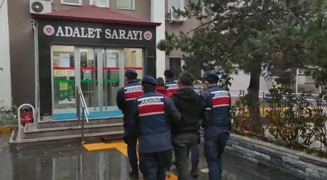 Tuğla fabrikalarının kablolarını çalan hırsızlar yakalandı