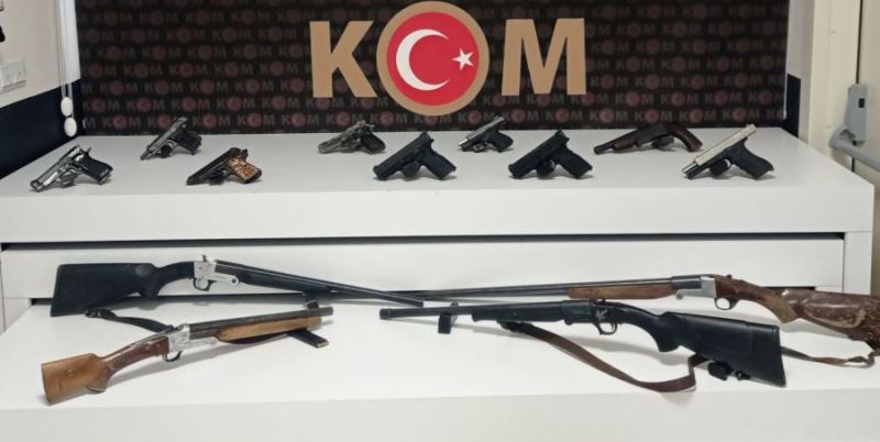 Silah ticareti yapan 2 kişi tutuklandı