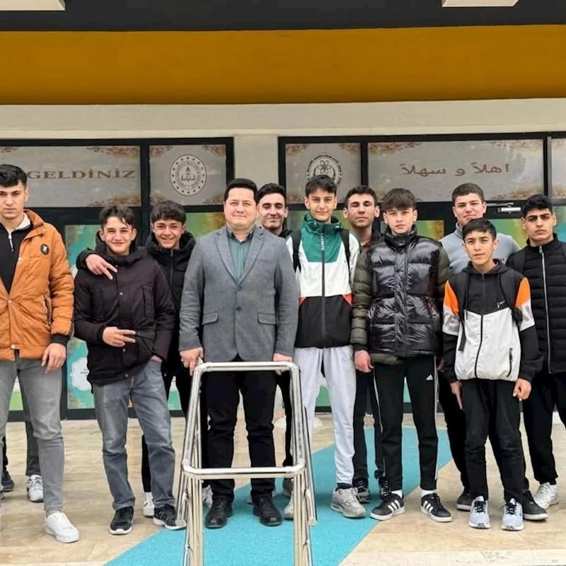 Belediye Başkanı Aynacı, Mezun Olduğu İmam Hatip Lisesi