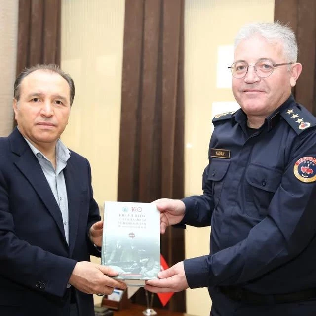 Afyonkarahisar İl Jandarma Komutanı, AKÜ Rektörünü Ziyaret Etti