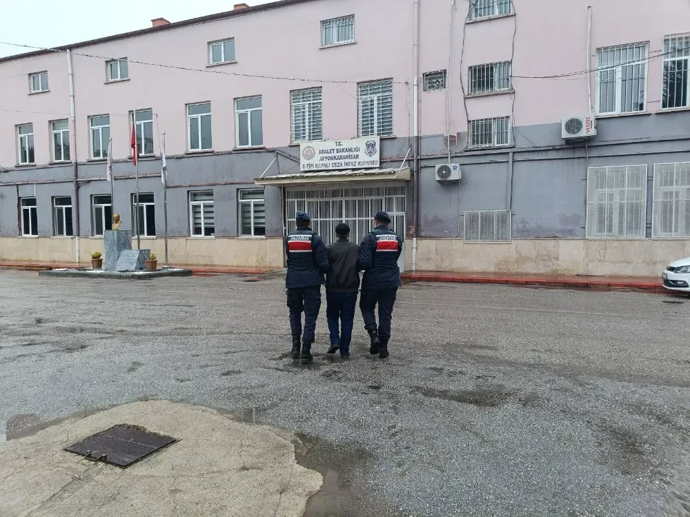 Afyonkarahisar Jandarmasından Başarılı Operasyon: Yağma Suçundan Aranan Şahıs Yakalandı