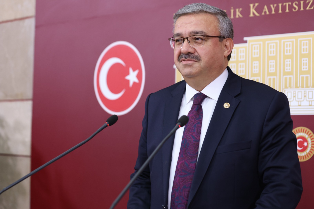 YURDUNUSEVEN’DEN: “GENÇLERİMİZ BAĞIMSIZLIK MÜCADELEMİZİN TEMİNATIDIR”