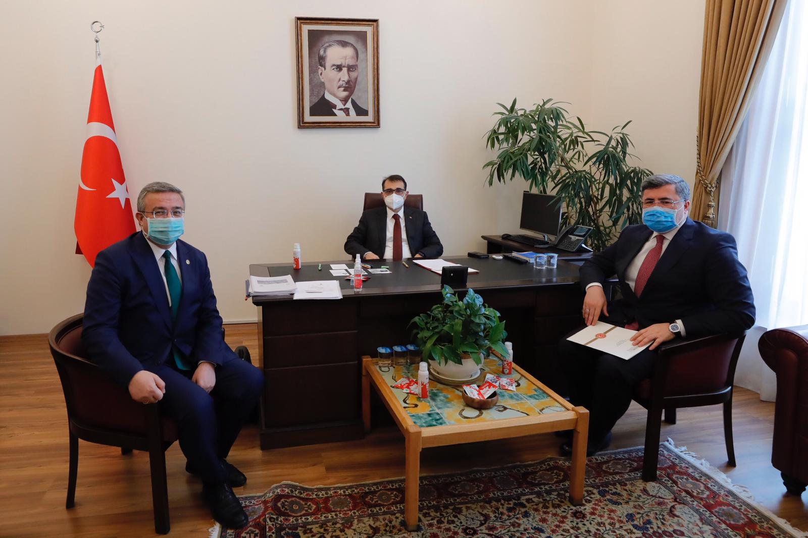 Yurdunuseven ve Özkaya?dan Bakan Dönmez?e ziyaret
