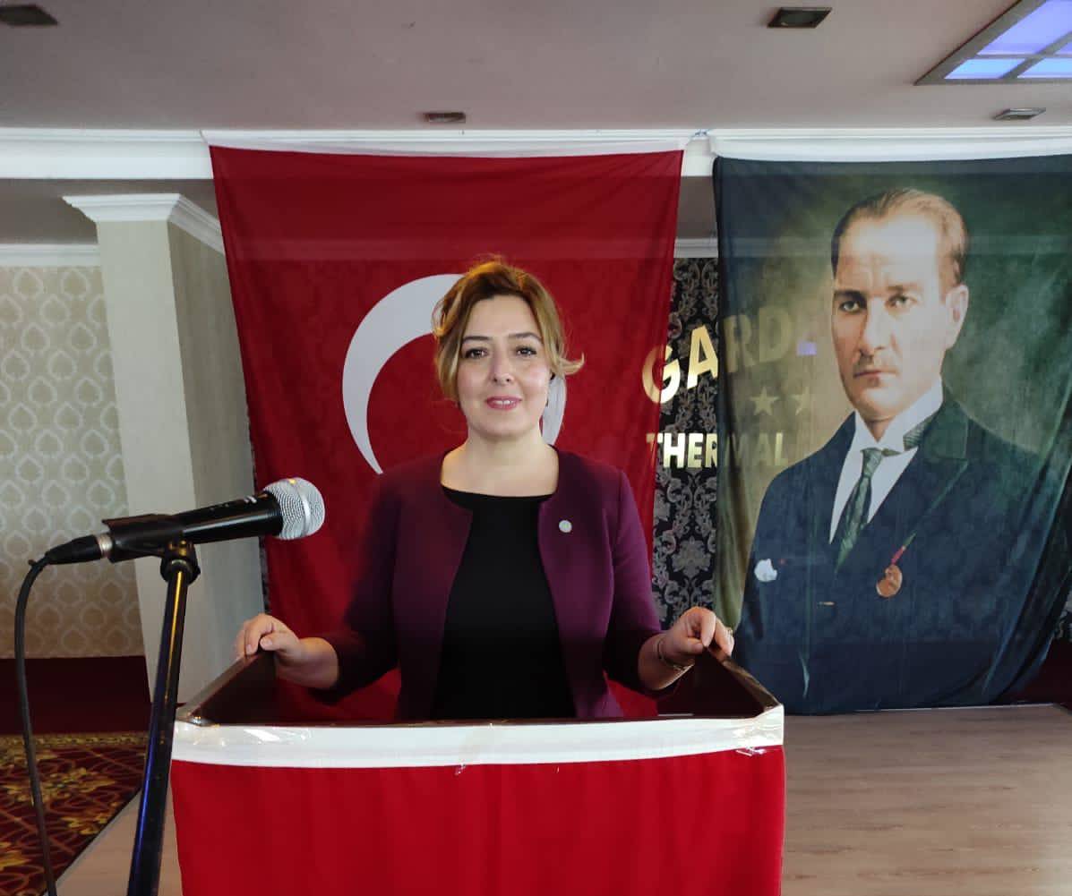 İYİ Parti?den kadınlar günü kutlaması