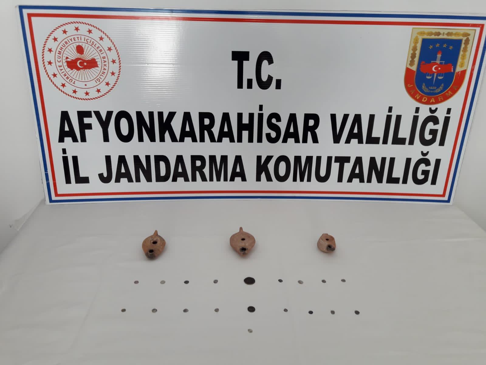 2 şahıs tarihi eserlerle yakalandı