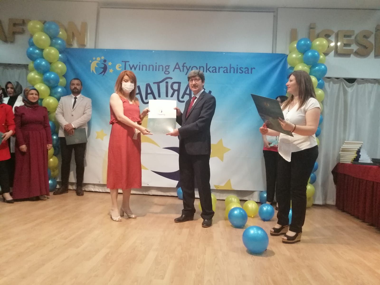 İki başarılı öğretmenden 6 kalite etiketi ödülü!
