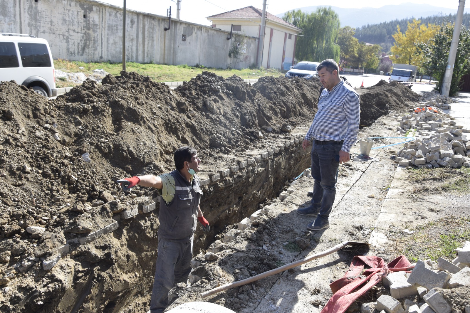 Çay?da yağmur suyu isale hattı çalışmaları devam ediyor